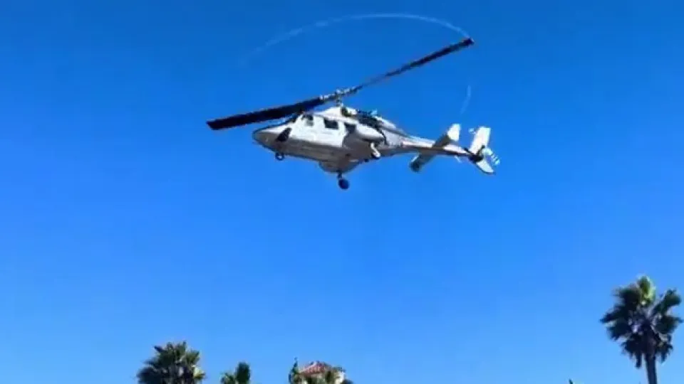 Helicóptero despenha-se na Califórnia. Há uma criança entre os 5 feridos