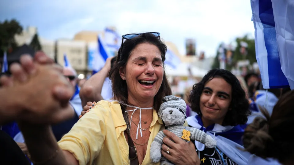 Israel confirma que já recebeu os primeiros sete reféns