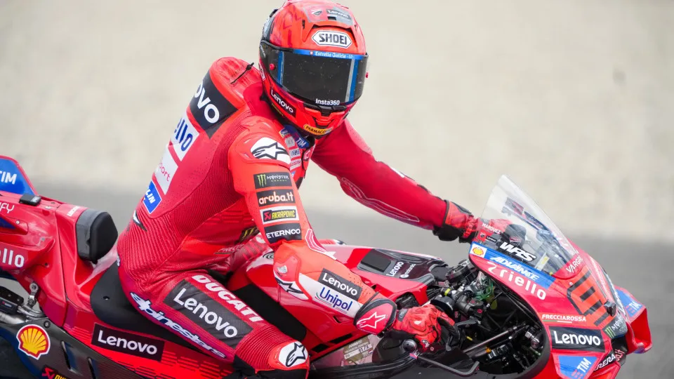 Marc Márquez operado ao ombro em Madrid; já se sabe quem o substitui