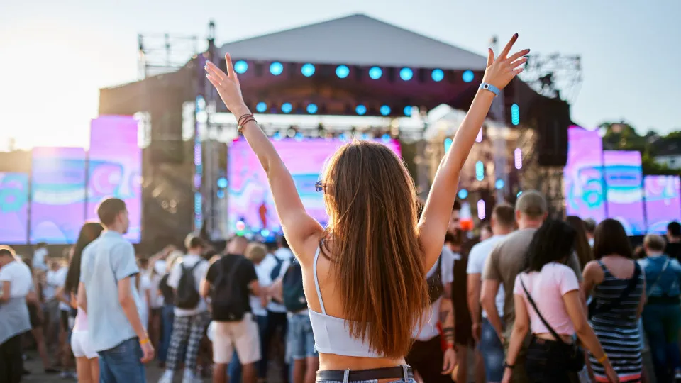 Está doente? Há médicos que "prescrevem" viagens e concertos