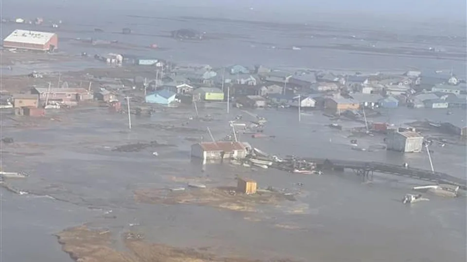 Tempestade tropical Halong deixa um morto e dois desaparecidos no Alasca
