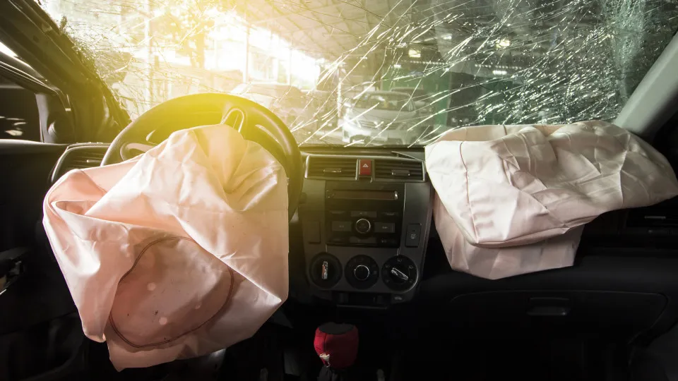 Ford propõe conceito de airbags para passageiros de trás