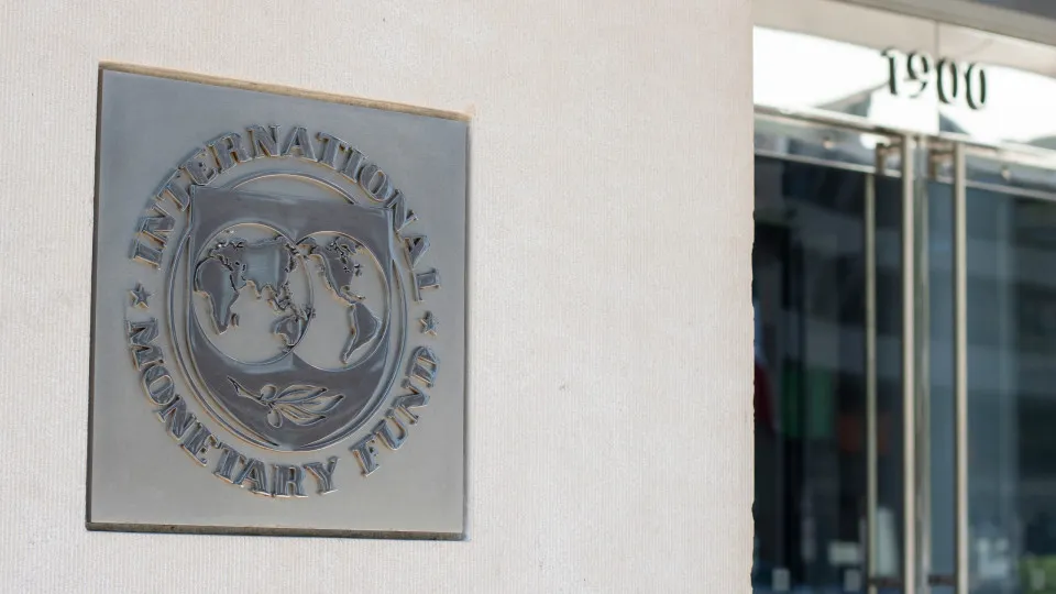 FMI está mais pessimista que Governo. Prevê crescimento de 1,9% em 2025