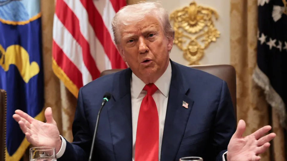 Trump ameaça Espanha: Ou gasta 5% do PIB em Defesa ou há tarifas