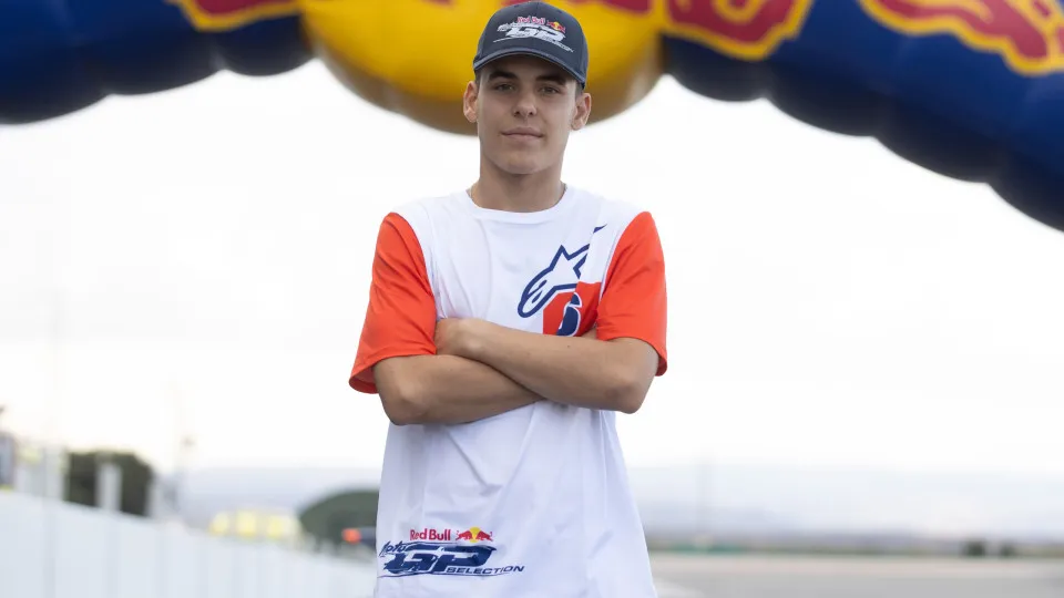 Oliveira está de saída, mas um português avança na 'escada' até ao MotoGP
