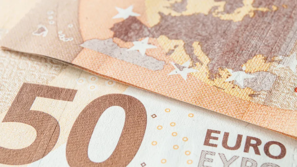 FMI prevê excedente de 0,2% este ano e saldo nulo em 2026. E o Governo?