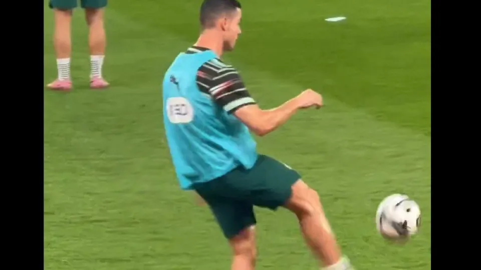 O gesto de Cristiano Ronaldo no aquecimento que enlouqueceu os adeptos