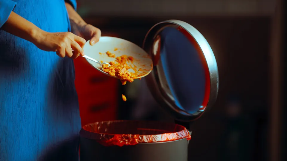 Sabia que desperdiça 184kg de comida por ano? Sim, leu bem. Como evitá-lo