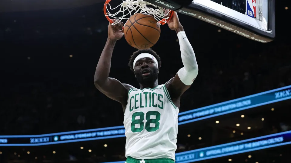 Neemias Queta responde a rumores de saída com 'show' nos Boston Celtics