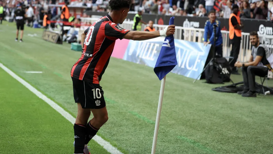 Lição de eficácia do Nice impede Lyon, de Paulo Fonseca, de ser líder
