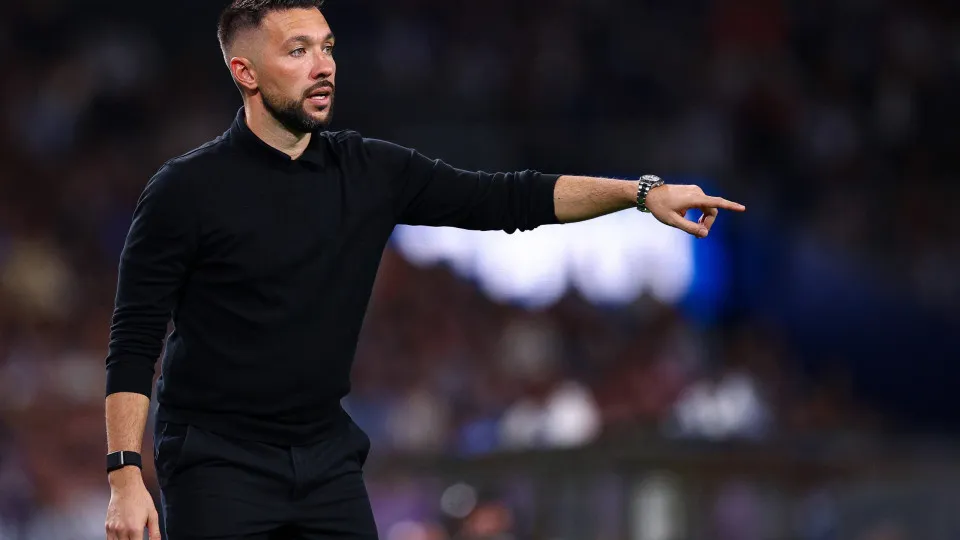 Farioli elogia Samu no FC Porto: "Tem trabalhado muito para melhorar"