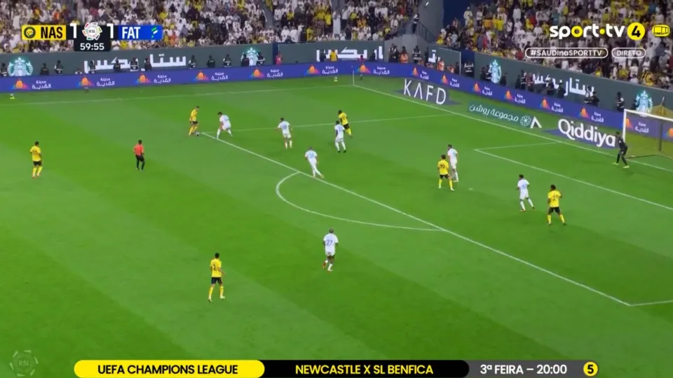 "SIUUUUUU". Cristiano Ronaldo com obra de arte pelo Al Nassr