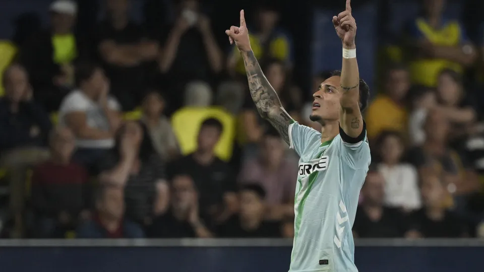 Antony dá empate ao Betis em Villarreal na luta pelo pódio em Espanha