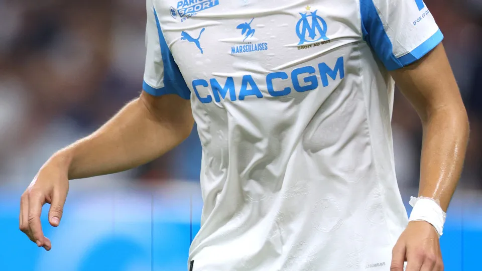 Amine Gouiri vai ser operado e falha jogo frente ao Sporting