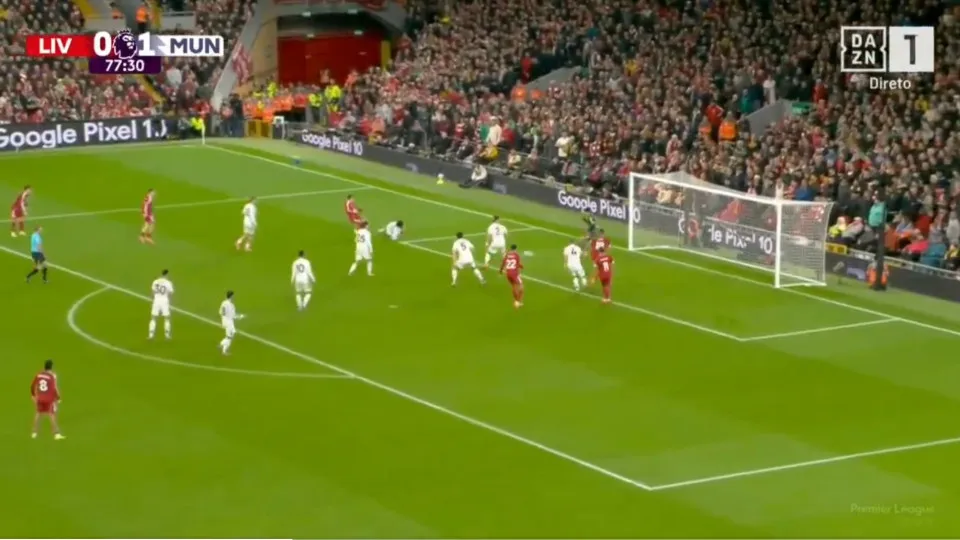 Gakpo bem mereceu o golo diante do United após três bolas aos ferros