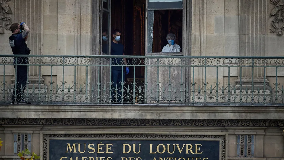 "Valor inestimável". Revelada lista de joias roubadas do Museu do Louvre