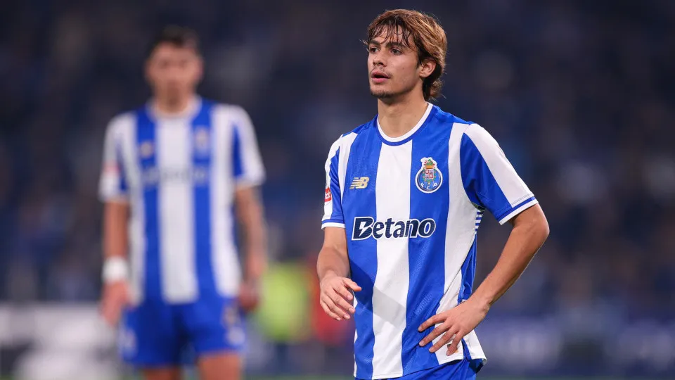 AS Roma convoca reunião urgente para discutir transferência de Rodrigo Mora
