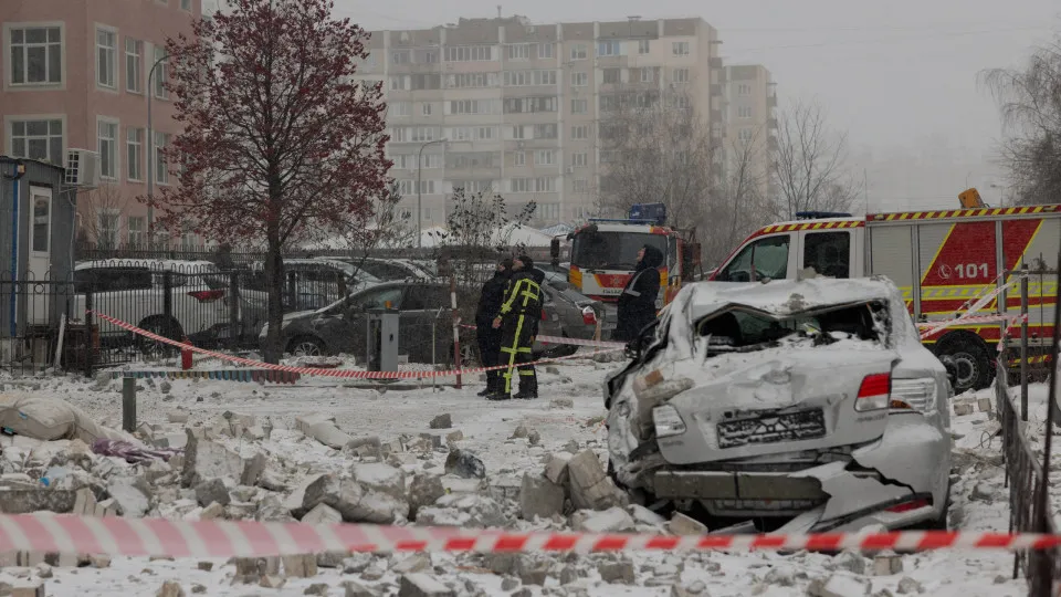 Rússia ataca Ucrânia com sistema de mísseis hipersónicos Oreshnik