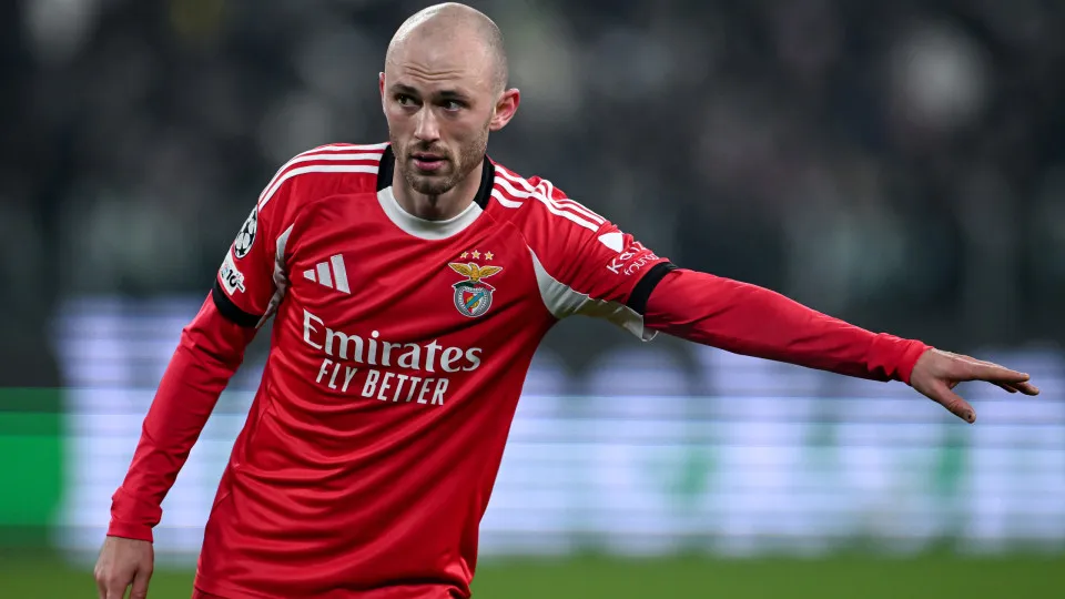 Já há uma explicação para a ausência de Aursnes do Benfica-St. Gallen