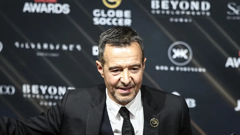 Jorge Mendes destaca a importância de oportunidades para talentos como Bernardo Silva