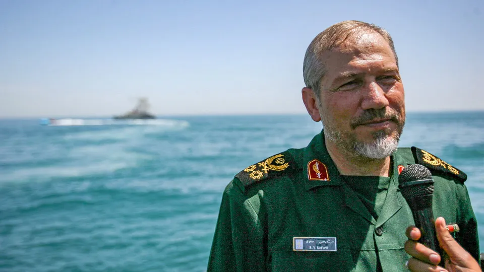 Estúpido. Conselheiro de Khamenei qualifica Trump de Satanás