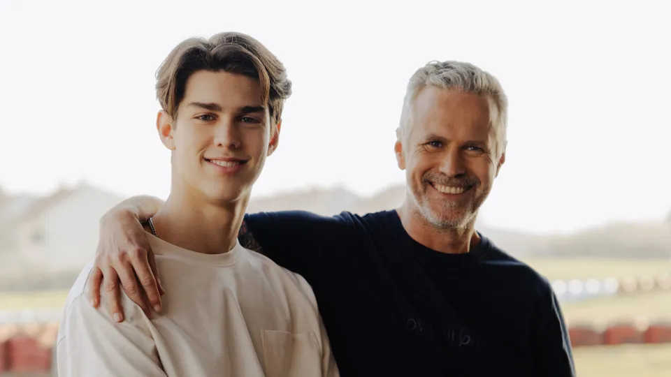 Piloto Tiago Monteiro protagoniza campanha única com o filho Piloto Tiago Monteiro protagoniza campanha única com o filho
