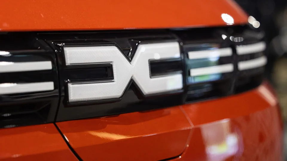 Dacia e Ford suspendem produção na Roménia pela escassez de eletricidade