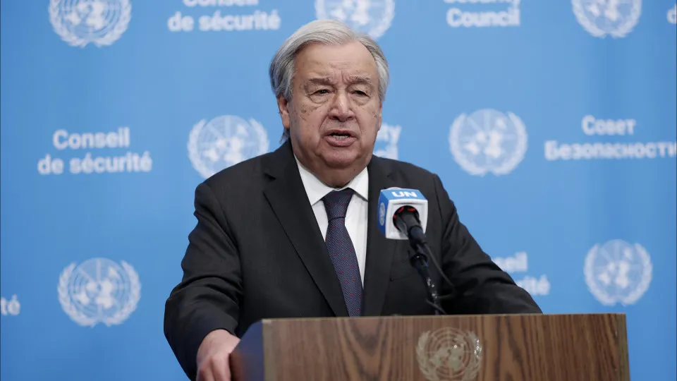 Guterres vai juntar turcos e gregos de Chipre para discutir reunificação