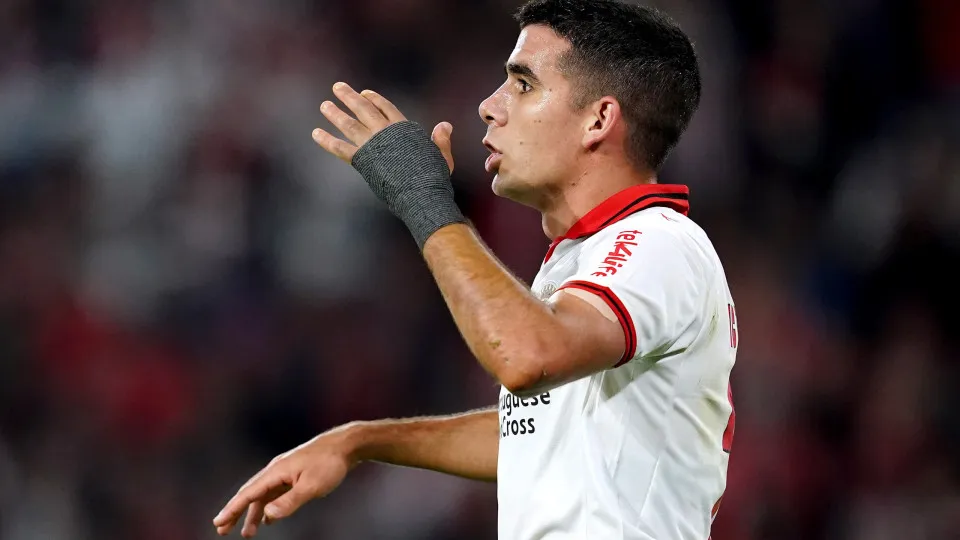 Oficial: Víctor Gómez prolonga contrato com Sporting de Braga