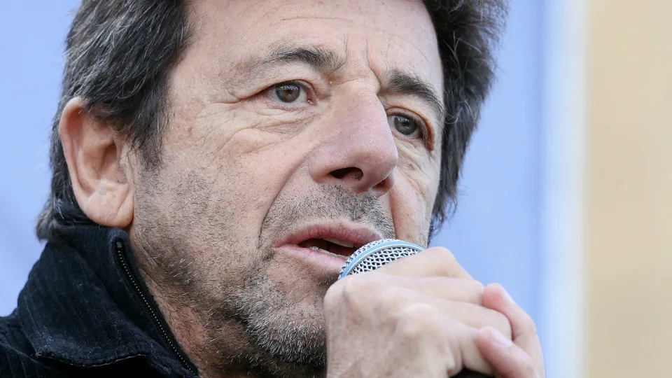 Ator francês Patrick Bruel detido após denúncias de agressão sexual