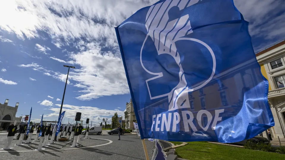Exames: Fenprof já fez denúncia na PGR e fala em "ilícito criminal"