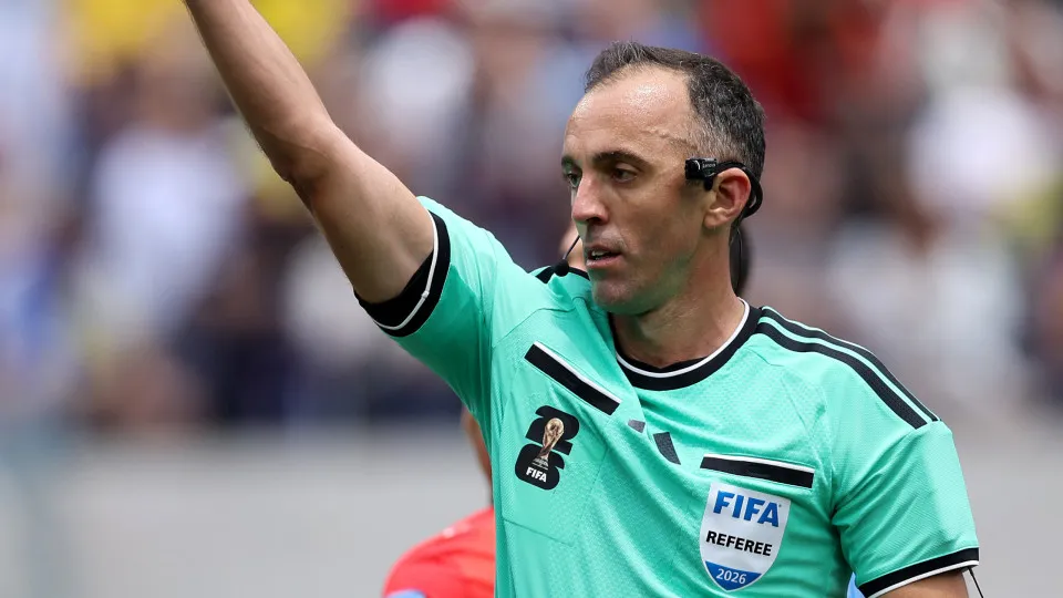 Teste de 'fogo'. João Pinheiro no Agentina-Suíça para os quartos de final