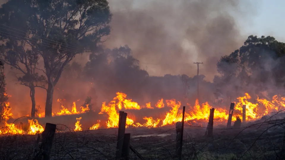 Incêndios: Fogo em Chaves em fase de resolução