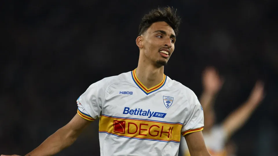 Lecce rejeita proposta do Benfica por Tiago Gabriel