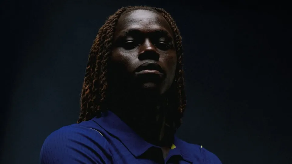 Oficial: Quenda apresentado pelo Chelsea e deixa garantia para o futuro
