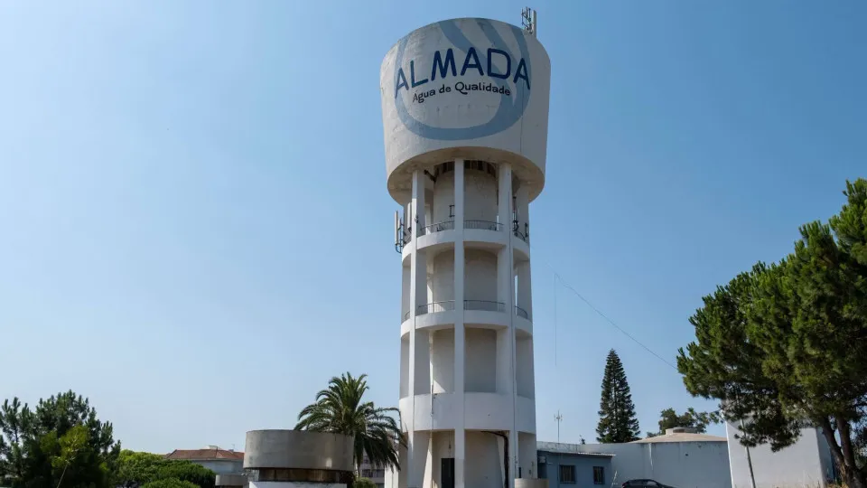 Almada "em alerta": Passa-culpas, manifestações e pedidos de demissão