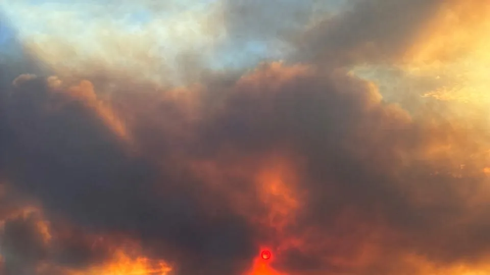 Dezanove pessoas estão desaparecidas no incêndio no sul de Espanha