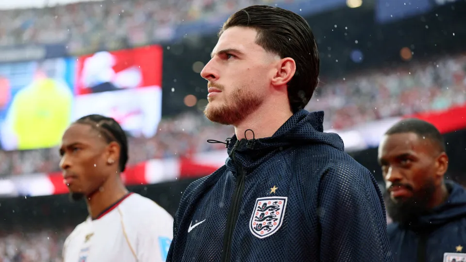 Alerta na seleção de Inglaterra. Vírus deixa Declan Rice em isolamento