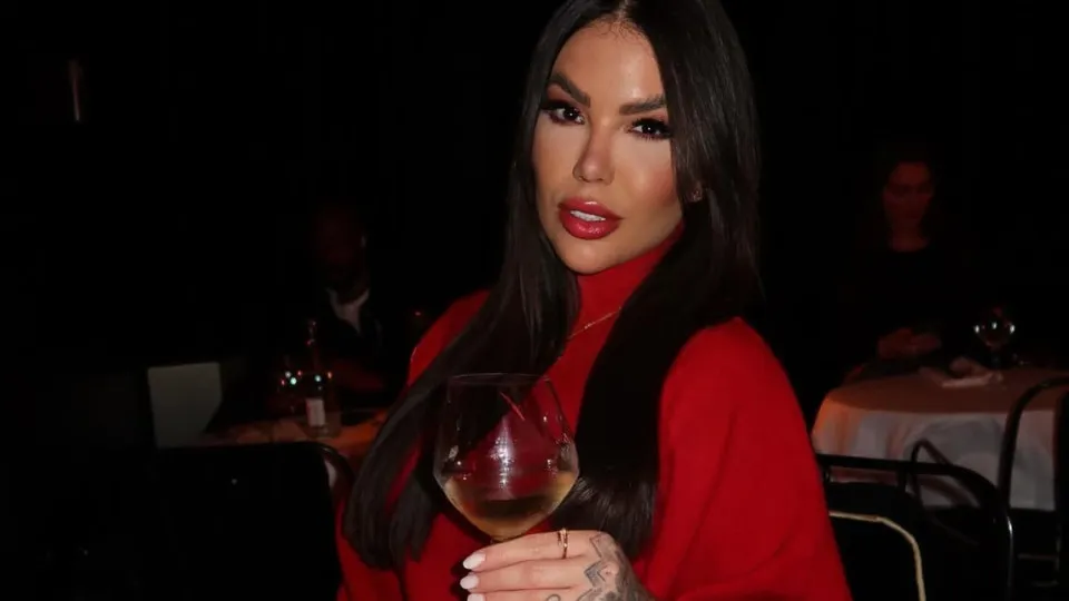 Influencer brasileira morre no Dubai. Caiu da varanda de um 27.º andar
