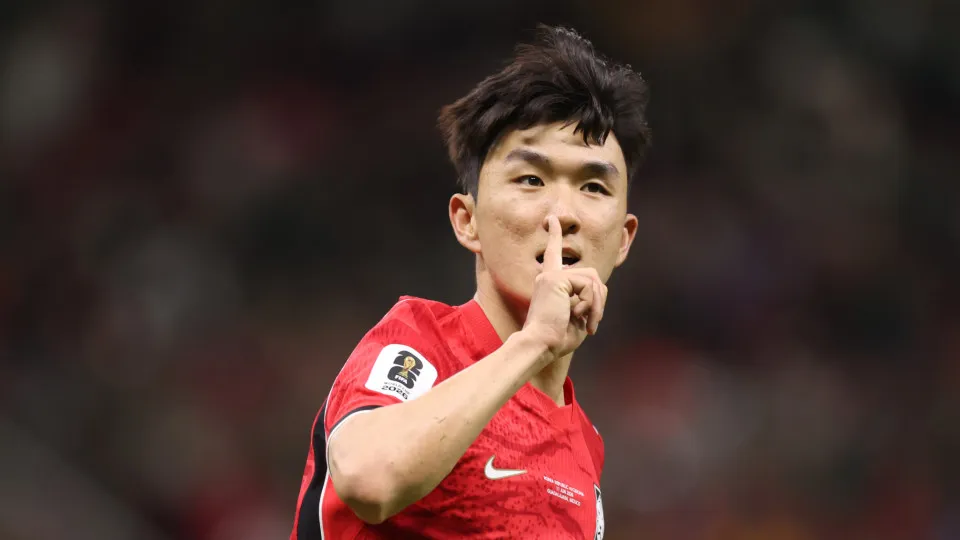 Dia de Hwang no FC Porto. Os milhões que custa e o contrato na mesa