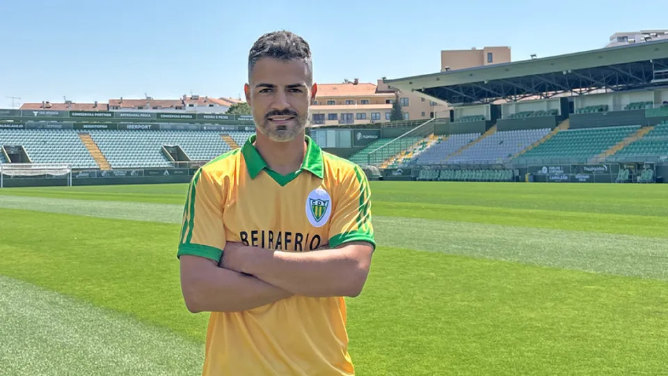 Oficial: Defesa Carraça regressa ao Tondela e assina por duas épocas
