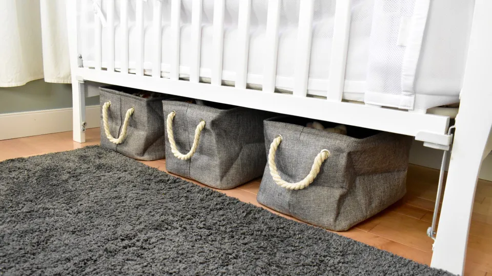 Atenção! As 7 coisas que nunca deve guardar debaixo da cama
