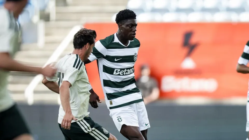 Sporting contrata Issa Doumbia do Venezia por 20 milhões de euros
