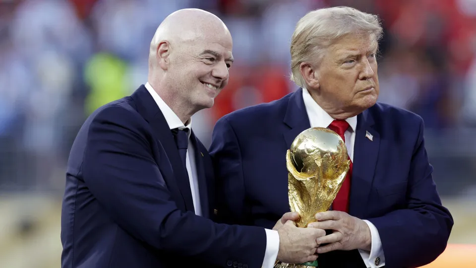 Gianni Infantino enfrenta crise na FIFA e busca apoio de Donald Trump