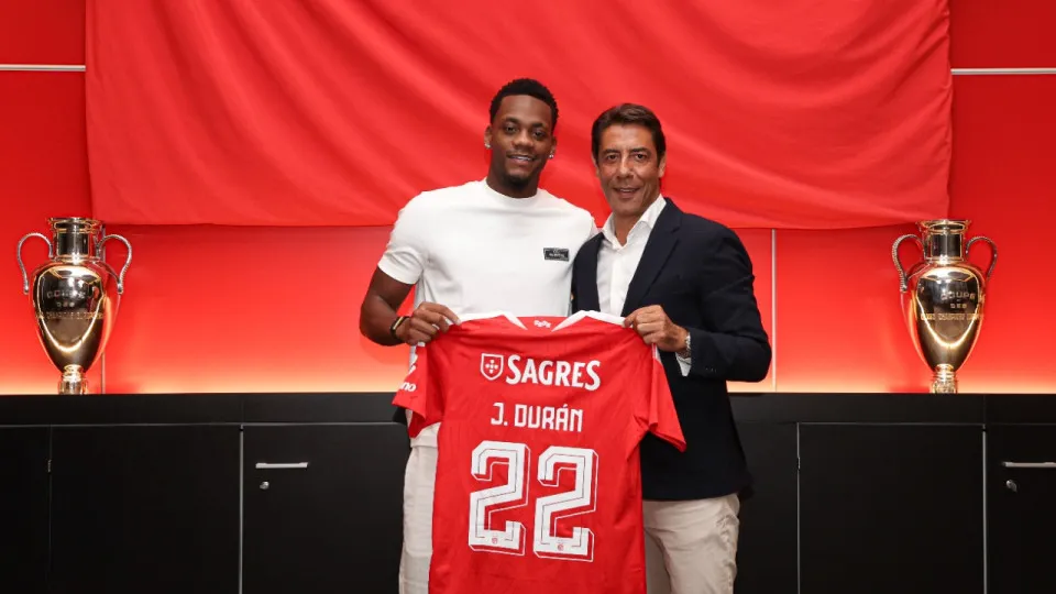 Oficial: Benfica anuncia a contratação do colombiano Jhon Durán