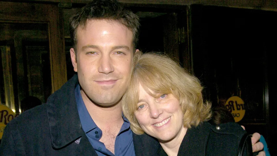 Mãe de Ben Affleck morreu dois dias após realizar o último desejo