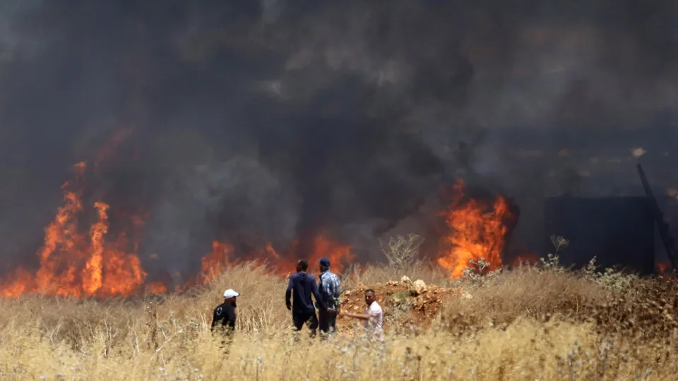 Colonos israelitas atacaram aldeias palestinianas na Cisjordânia