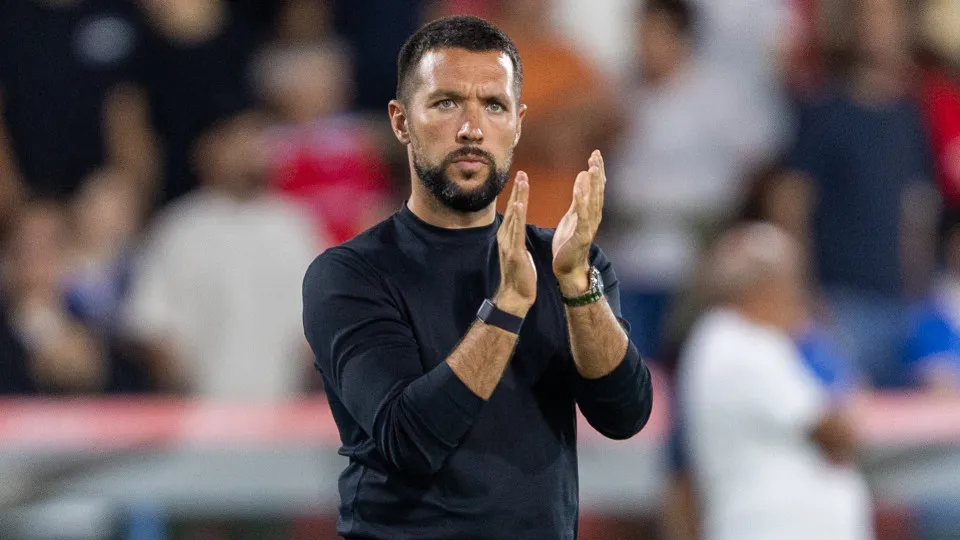 Grande surpresa na apresentação. O onze de Farioli no FC Porto-Villa