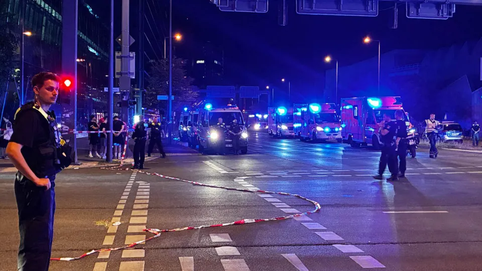 Atropelamento em marcha LGBTI+ em Berlim: As primeiras imagens