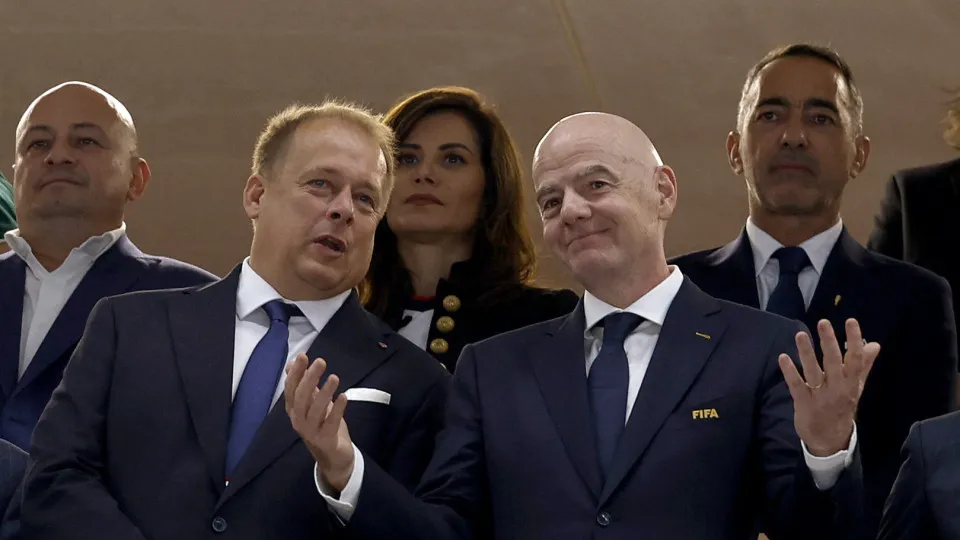 Não são só críticas. Há quem concorde com Infantino: "Precisamos de..."